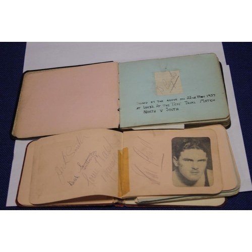 129 - AN AUTOGRAPH BOOK TO INCLUDE ARSENAL FOOTBALL PLAYERS AND ENGLAND CRICKETERS INCLUDING DENNIS COMPTO... 