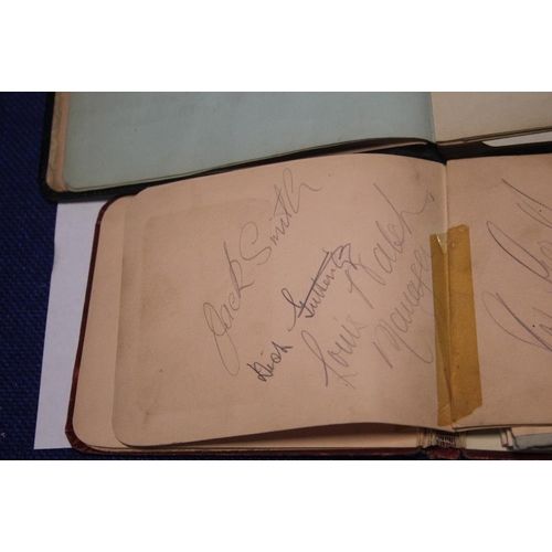 129 - AN AUTOGRAPH BOOK TO INCLUDE ARSENAL FOOTBALL PLAYERS AND ENGLAND CRICKETERS INCLUDING DENNIS COMPTO... 