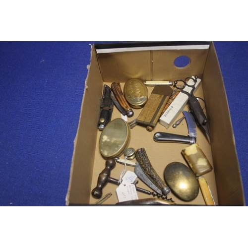 155 - A BOX OF COLLECTABLES TO INCLUDE PEN KNIVES, CORKSCREWS ETC