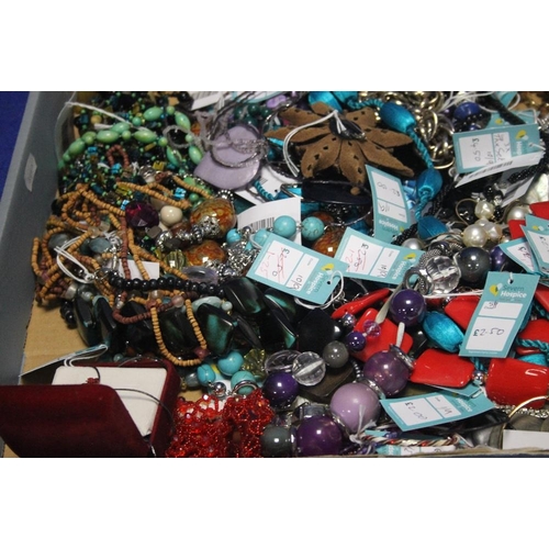 165 - A TRAY OF ASSORTED COSTUME JEWELLERY