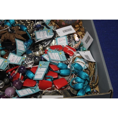 165 - A TRAY OF ASSORTED COSTUME JEWELLERY