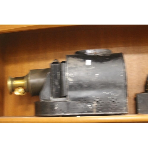 177 - ANTIQUE MAGIC LANTERN AND BOX OF GLASS SHADES