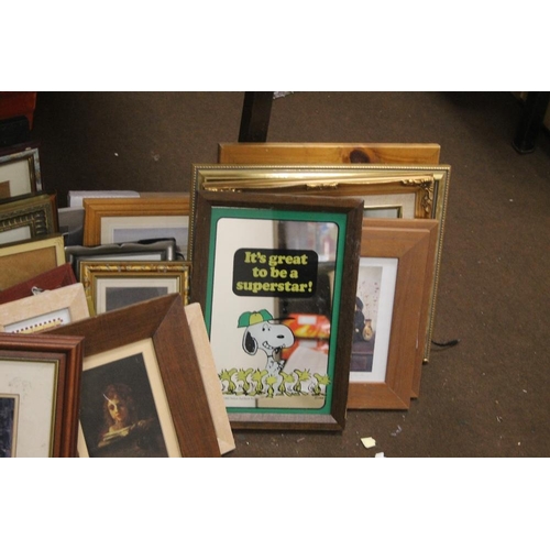 22 - A COLLECTION OF OVER 25 SMALL FRAMED PICTURES AND PICTURE MIRRORS