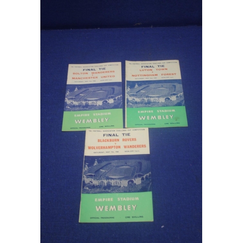 258 - A 1958 BOLTON V MANCHESTER UNITED CUP FINAL PROGRAMME 1958 TOGETHER WITH 1959 LUTON V NOTTINGHAM FOR... 