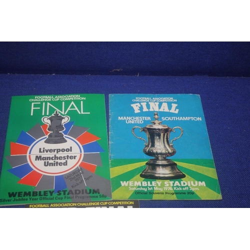 264 - A MANCHESTER UNITED V SOUTHAMPTON 1976 CUP FINAL PROGRAMME TOGETHER WITH A ARSENAL V IPSWICH 1978 CU... 