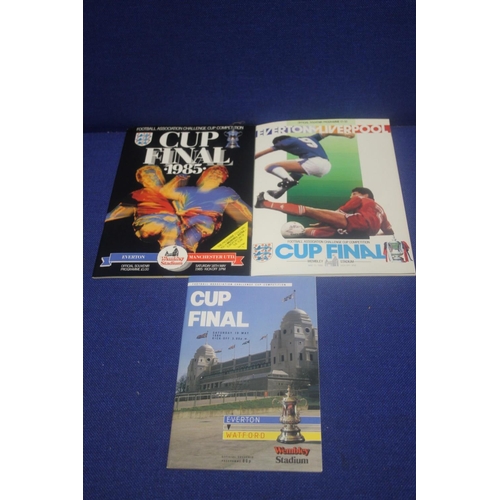 267 - AN EVERTON V MANCHESTER UNITED CUP FINAL PROGRAMME 1985 TOGETHER WITH AN EVERTON V LIVERPOOL CUP FIN... 