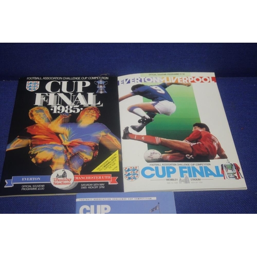 267 - AN EVERTON V MANCHESTER UNITED CUP FINAL PROGRAMME 1985 TOGETHER WITH AN EVERTON V LIVERPOOL CUP FIN... 