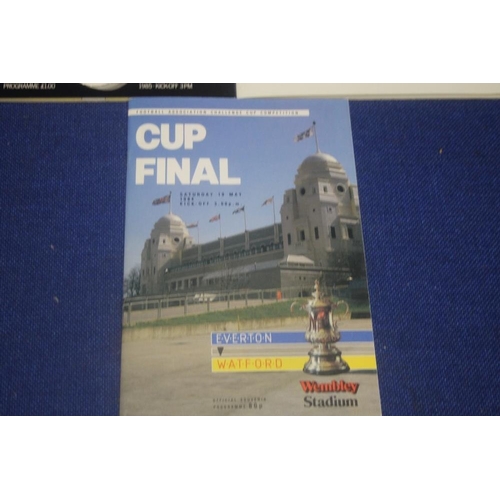 267 - AN EVERTON V MANCHESTER UNITED CUP FINAL PROGRAMME 1985 TOGETHER WITH AN EVERTON V LIVERPOOL CUP FIN... 