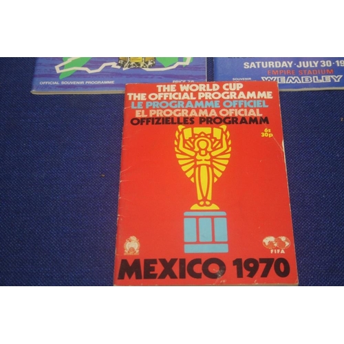 278 - A COLLECTION OF FOOTBALL PROGRAMMES TO INCLUDE JULES RIMET 1966 ENGLAND V GERMANY, A MEXICO 1970 PRO... 