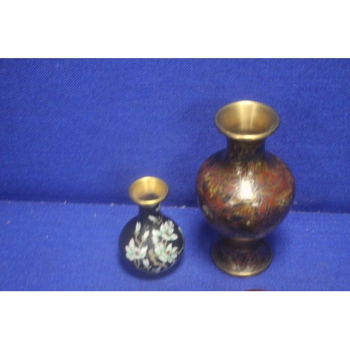 304 - TWO CLOISSANE TOGETHER WITH 2 LIDDED PIN DISHES