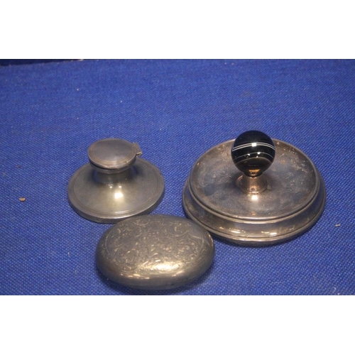 314 - A HALLMARKED SILVER ASH TRAY TOGETHER WITH A HALL MARKED SILVER INKWELL AND A VESTA