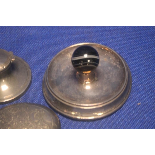 314 - A HALLMARKED SILVER ASH TRAY TOGETHER WITH A HALL MARKED SILVER INKWELL AND A VESTA