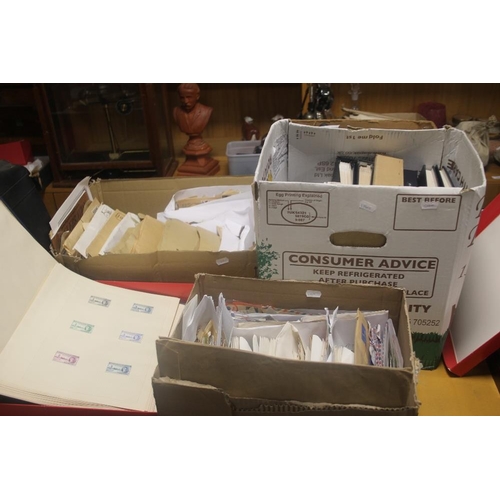 325 - A QUANTITY OF ASSORTED STAMPS LOOSE AND IN ALBUMS