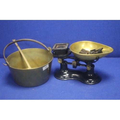 329 - A SET OF VICTORY SCALES AND WEIGHTS TOGETHER WITH A BRASS JAM PAN