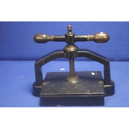 330 - AN ANTIQUE CAST PRESS