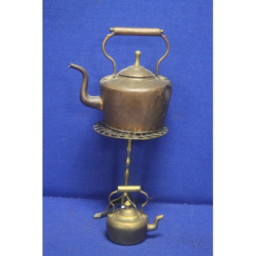 350 - A COPPER KETTLE, A BRASS STAND AND A BRASS MINIATURE KETTLE