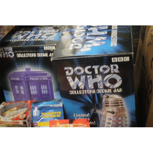 386 - TWO TRAYS OF DR WHO ITEMS TO INCLUDE WALKIE TALKIE SET, RADIO CONTROLLED DALEK ETC