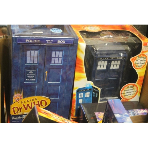 387 - A COLLECTION OF DR WHO FIGURES TO INCLUDE GOLD DALEK, K9 ETC