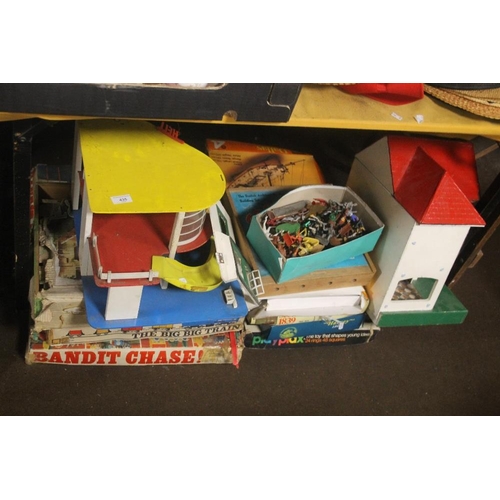 435 - A QUANTITY OF VINTAGE TOYS AND GAMES TO INCLUDE A DOLLS HOUSE