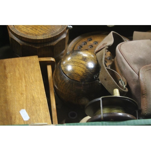 439 - A TRAY OF TREEN AND COLLECTABLES TO INCLUDE A TEA CADDY