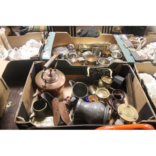 441 - TWO TRAYS OF METALWARE TO INCLUDE A COPPER KETTLE ETC