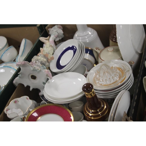 483 - A QUANTITY OF COMMEMORATIVE WARE TO INCLUDE MUGS AND PLATES (TRAYS NOT INCLUDED)