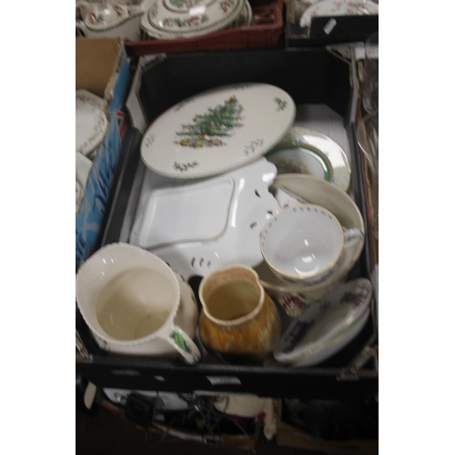 486 - A QUANTITY OF CERAMICS TO INCLUDE A SPODE CHRISTMAS TREE CAKE PLATE (TRAYS NOT INCLUDED)