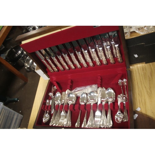 506 - A CANTEEN OF SILVER PLATED CUTLERY