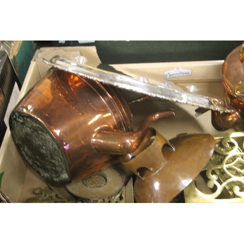 537 - A TRAY OF METALWARE TO INCLUDE TWO COPPER KETTLES