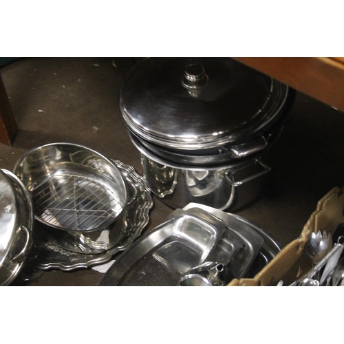 550 - A QUANTITY OF STAINLESS STEEL COOKWARE CUTLERY ETC