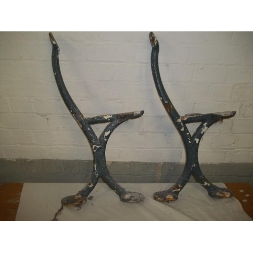 788 - TWO ANTIQUE CAST IRON GARDEN BENCH END SUPPORTS