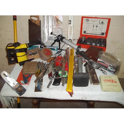 796 - A LARGE QUANTITY OF TOOLS ETC