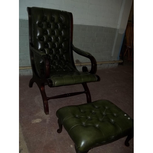 828 - A GREEN LEATHER CHESTERFIELD OCCASIONAL CHAIR AND FOOT STOOL