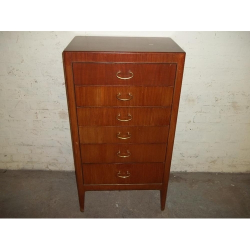 847 - A RETRO 6 DRAWER CHEST