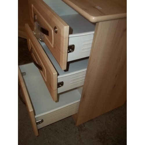 848 - A MODERN BEDROOM SUITE TO INCLUDE A 2 DOOR WARDROBE AND X 3 DRAWER CHESTS