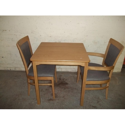 923 - A MODERN KITCHEN TABLE AND 2 CHAIRS