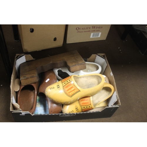 465 - A QUANTITY OF MOSTLY WOODEN CLOGS