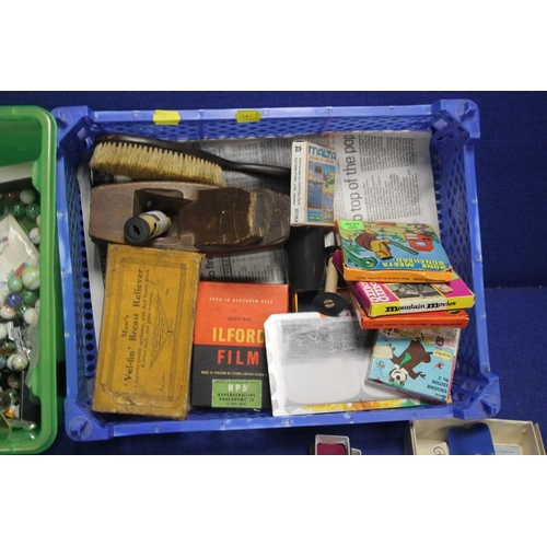 126 - A QUANTITY OF COLLECTABLES TO INCLUDE OLD FILMS, COINS, MARBLES ETC