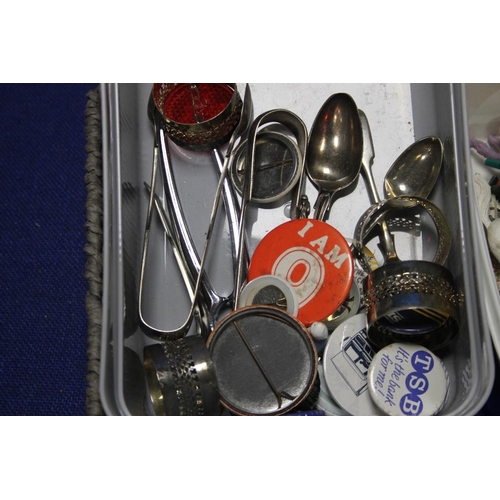 66 - A TRAY OF COLLECTABLES TO INCLUDE PLASTIC FIGURES, BADGES, SPOONS ETC