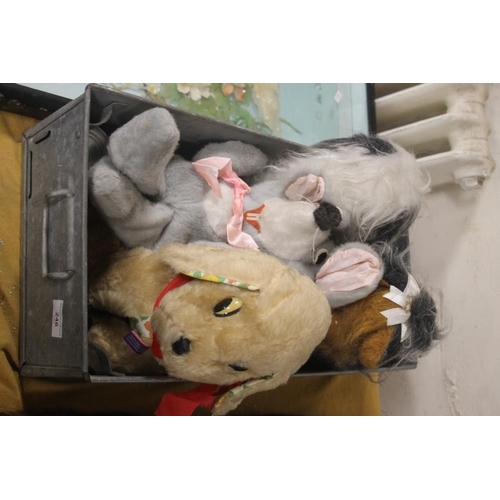 246 - TOTE TRAY CONTAINING 5 ASSORTED SOFT TOYS