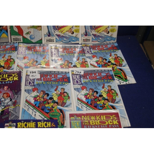 13 - A COLLECTION OF NEW KIDS ON THE BLOCK COMICS 1990S, to include Chillin issue 1, hanging tough issue ... 