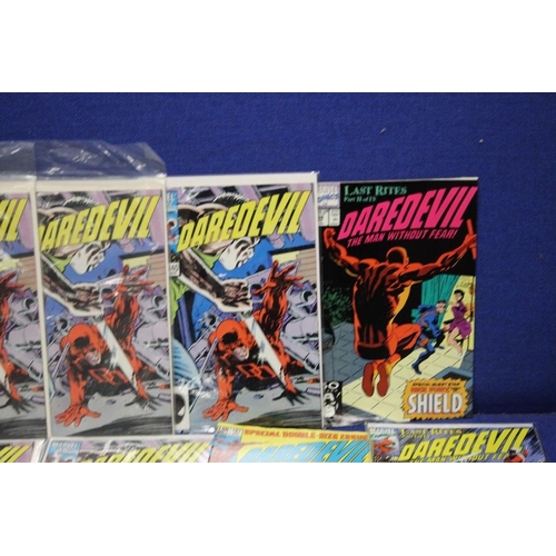 19 - A COLLECTION OF MARVEL DAREDEVIL COMICS to include issues 18, 246, 257, 276, 280, 287,297,298 and 5 ... 