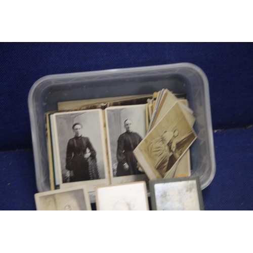 68 - A QUANTITY OF VICTORIAN CABINET PHOTOGRAPHS