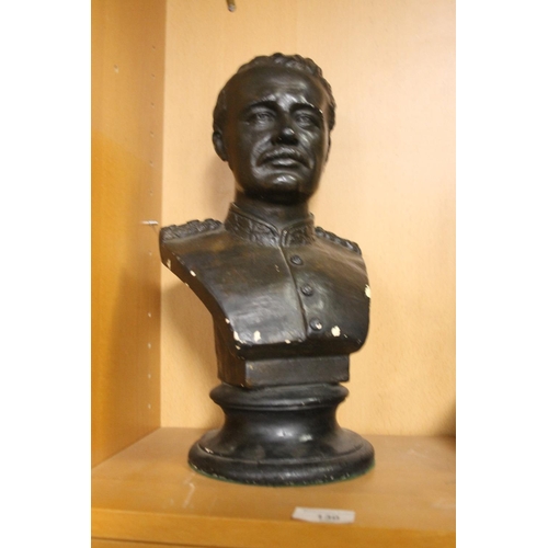 130 - AN ART UNION OF LONDON BRONZED PLASTER BUST OF A MILLITARY OFFICER