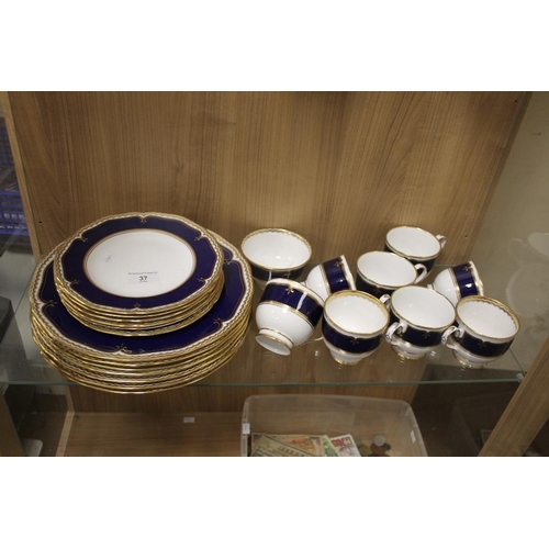 37 - A ROYAL WORCESTER DIPLOMAT DINNER SERVICE