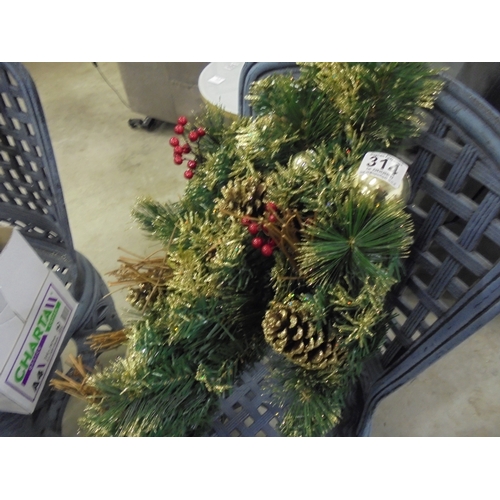 314 - 2 x wreaths & christmas decorations