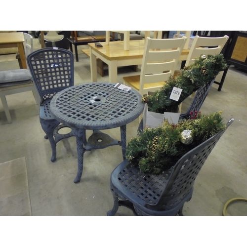 315 - Garden table & 3 chairs