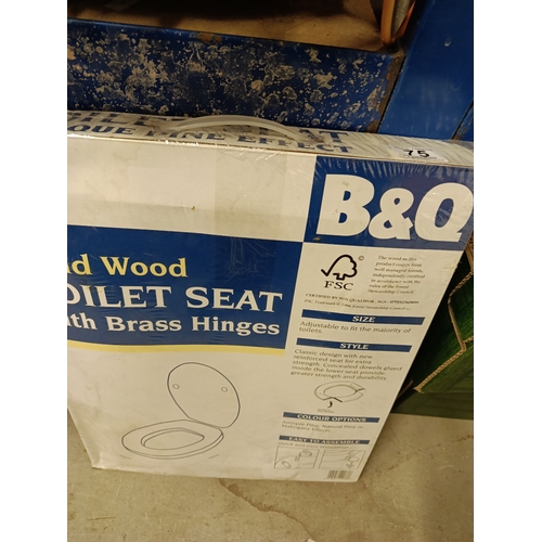 75 - New boxed toilet seat