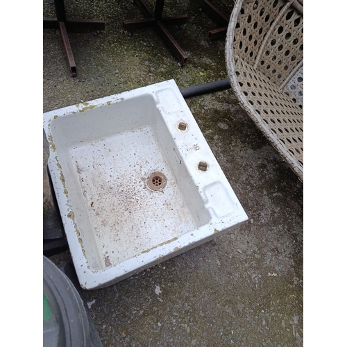 252 - Large Belfast Sink