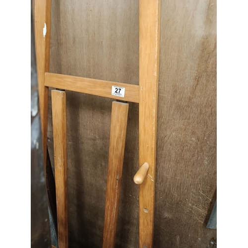27 - Large Easel